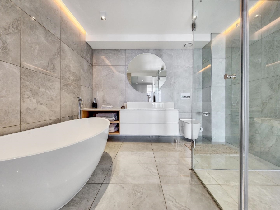 3 Bedroom Property for Sale in Sea Point Western Cape